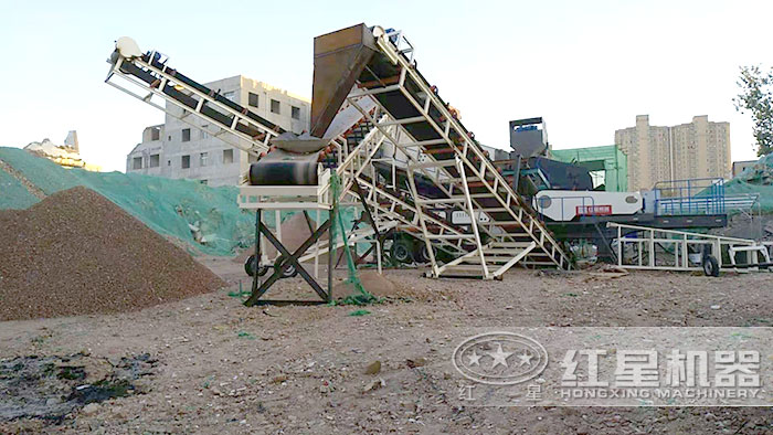 移動破碎機(jī)搭載反擊式破碎機(jī)