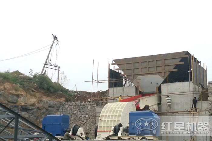 錘式石子機現(xiàn)場
