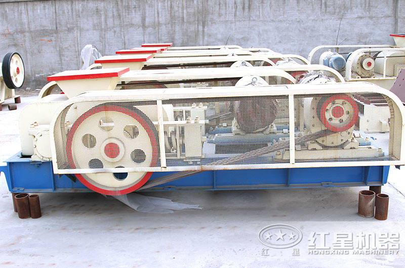 對(duì)輥式制砂機(jī)