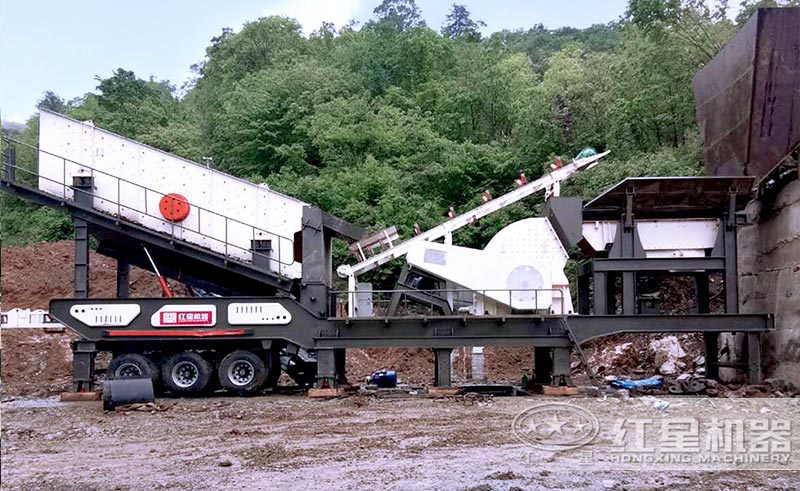 移動碎石機(jī)現(xiàn)場圖