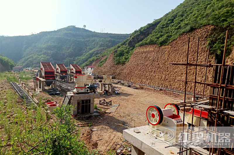 CJ歐版顎式破碎機(jī)地面作業(yè)案例現(xiàn)場