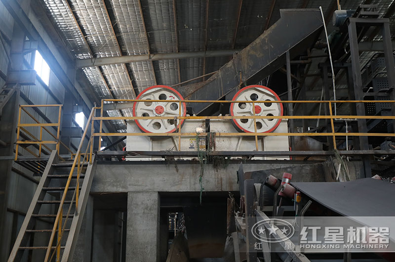 250x400破碎機(jī)聯(lián)機(jī)作業(yè)現(xiàn)場(chǎng)