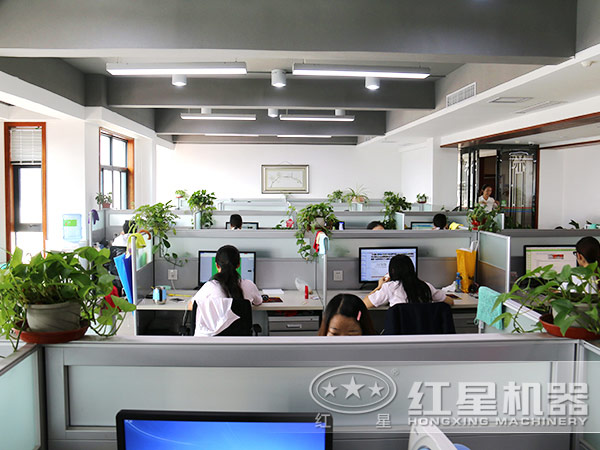 新型沖擊式破碎機服務(wù)好