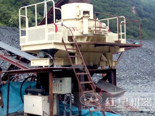 Hx新型制砂機現場作業(yè)圖
