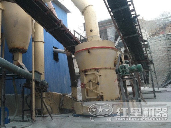 5R立式磨粉機現(xiàn)場作業(yè)圖