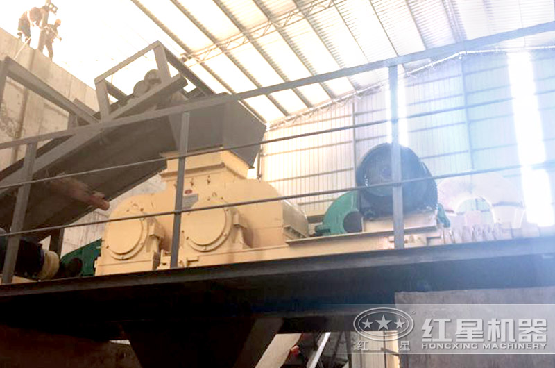 北京對輥破碎機(jī)現(xiàn)場