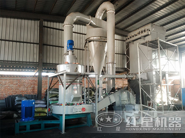 4525、4119雷蒙磨粉機現(xiàn)場作業(yè)圖