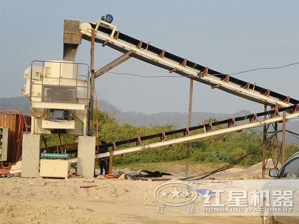 麻古石制砂機(jī)現(xiàn)場作業(yè)圖
