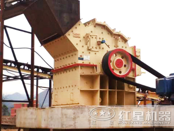 砂石廠石灰?guī)r1010細(xì)碎機(jī)現(xiàn)場作業(yè)圖