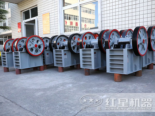小型開(kāi)石機(jī)-碎石機(jī)