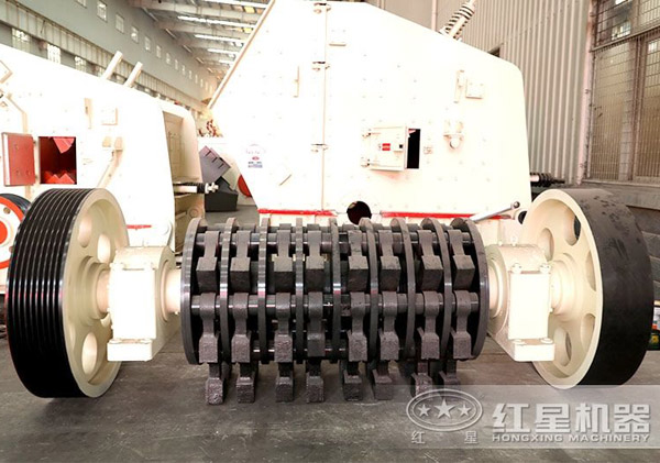 重錘破碎機轉子和上面安裝的錘頭