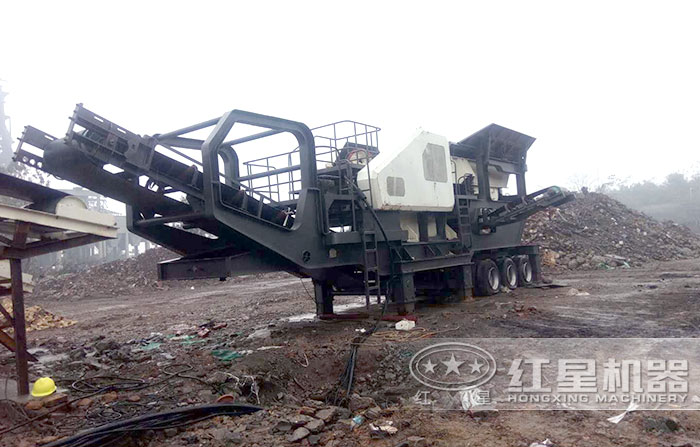 輪胎可移動破碎機就地施工現(xiàn)場