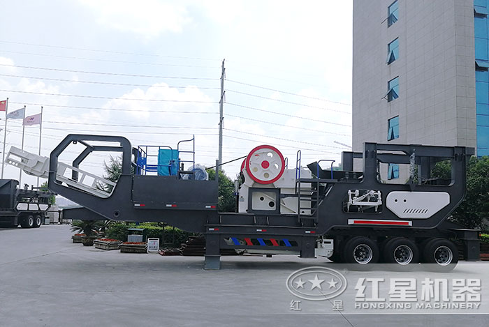 小型流動(dòng)石子粉碎機(jī)搭載鄂式破碎機(jī)