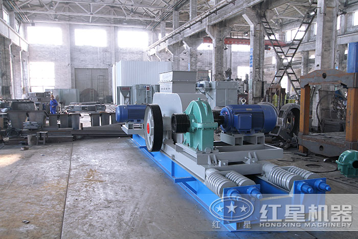 對(duì)輥制砂機(jī)生產(chǎn)車(chē)間